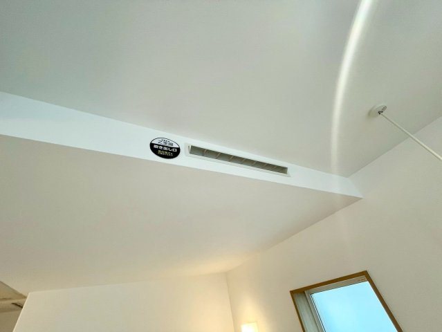 西野４条７丁目　新築戸建の防犯設備|各居室に空調の吹出口を設置。家全体を快適な室温に保つ全館空調システムです。