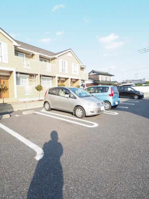 ルガールの駐車場