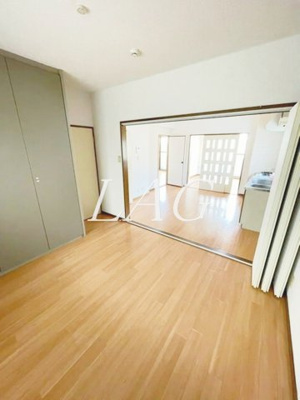 【居間・リビング】 | ローゼス小金井 | 洋室のお部屋です。