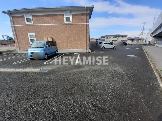 メゾン キャッスルサイドCの駐車場
