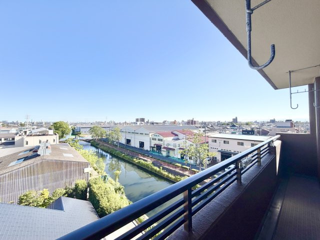 ライオンズマンション正徳町Ａ棟のバルコニー