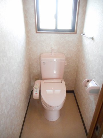 ゆったりとした空間のトイレです