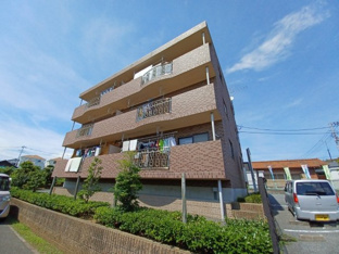 落ち着いた雰囲気の外観です