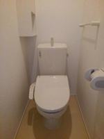 コンパクトで使いやすいトイレです