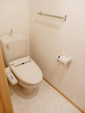 ゆったりとした空間のトイレです