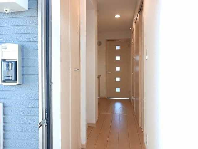 明るい玄関です