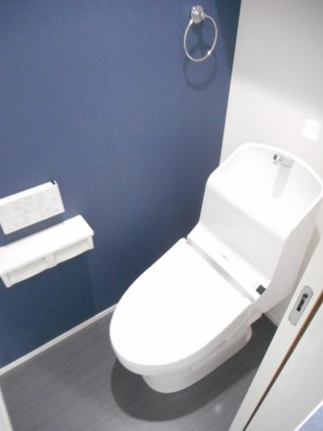 コンパクトで使いやすいトイレです