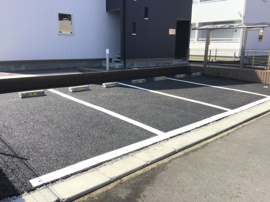 駐車場に車を止められます
