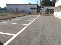 駐車場があるので、車を買う予定の方も安心です