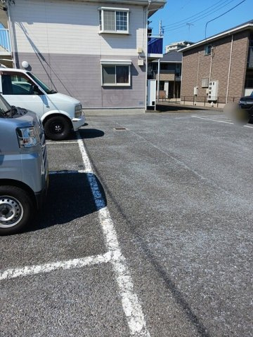 駐車場があるので、車を買う予定の方も安心です
