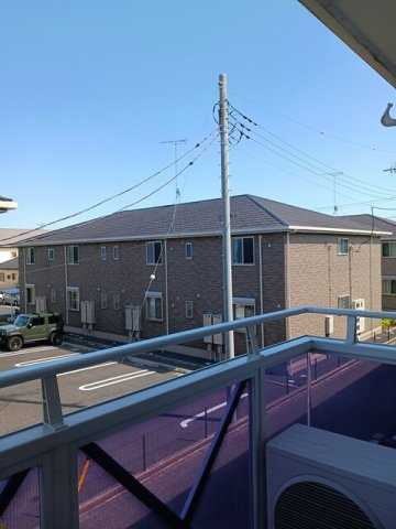 お洗濯にも便利なバルコニー付き
