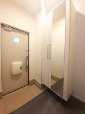 落ち着いた玄関です