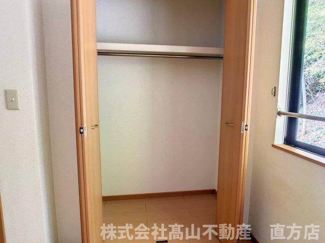 直方市大字頓野のアパートの収納