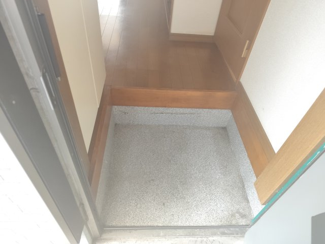 第二東葉荘の玄関