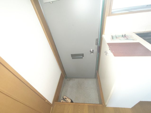 第二東葉荘の玄関