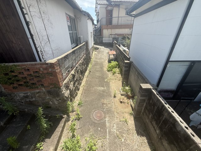 東山町土地の前面道路含む現地写真