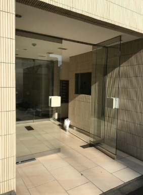 コンフォリア大森町のエントランス