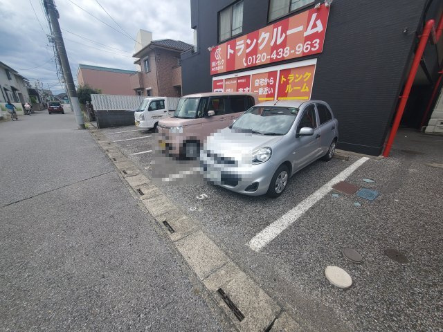 ガーデンフィール豊町の駐車場