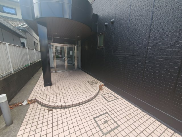 ガーデンフィール豊町のエントランス