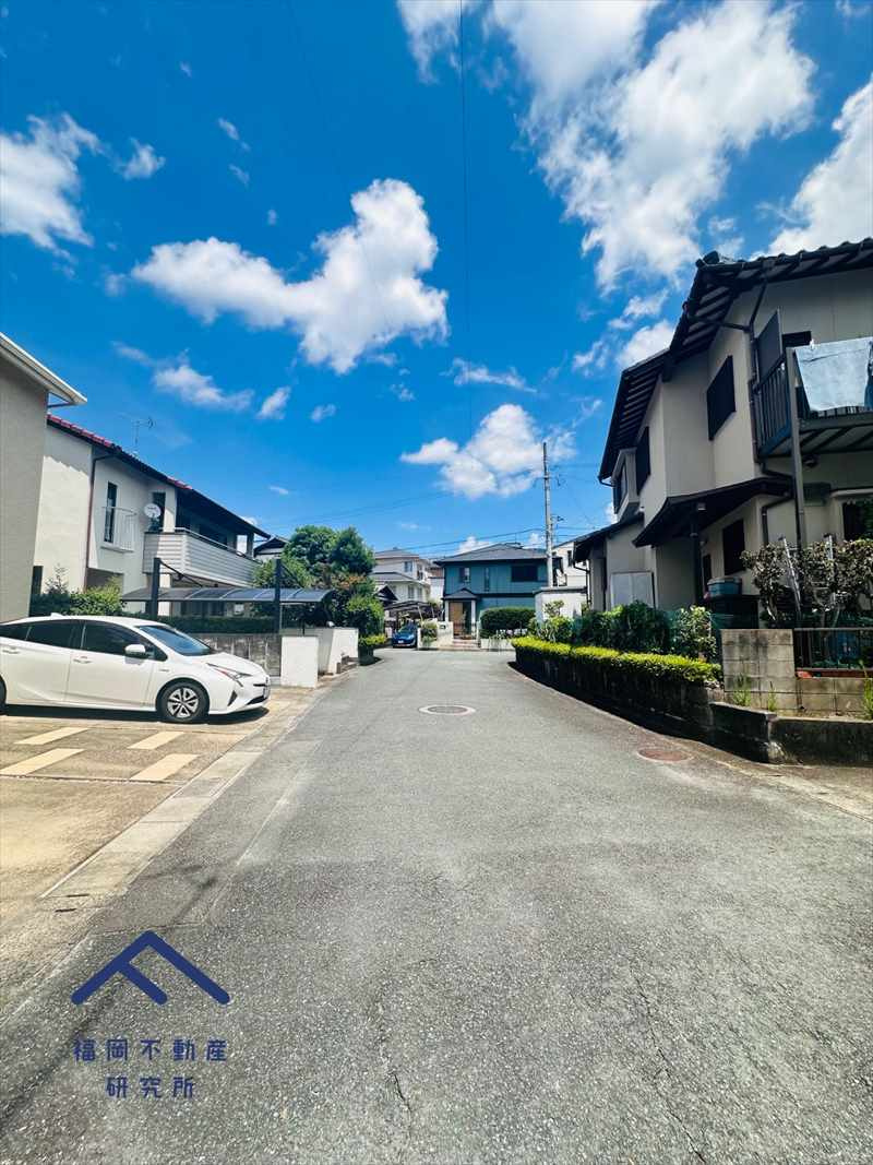 早良区東入部１丁目　戸建ての前面道路含む現地写真