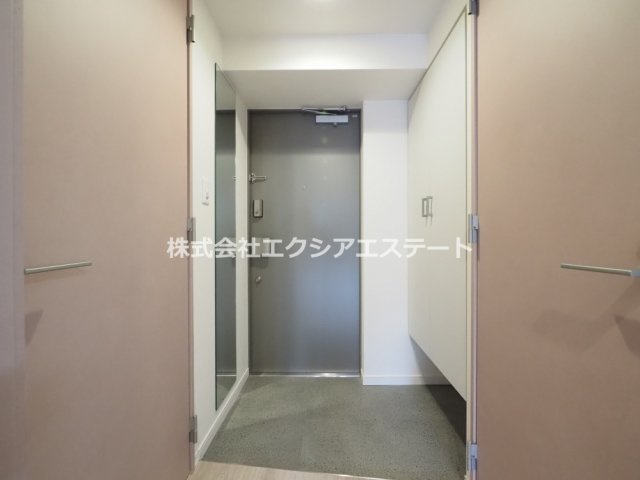 コンフォリア・リヴ天王寺寺田町ソルテラスの玄関
