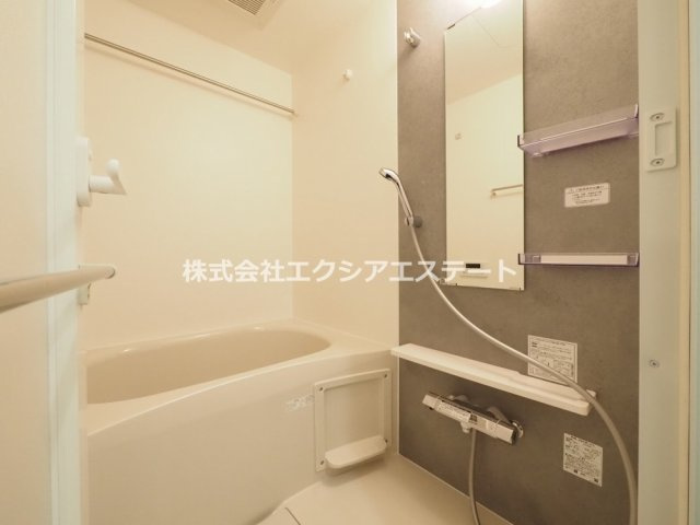 コンフォリア・リヴ天王寺寺田町ソルテラスの浴室