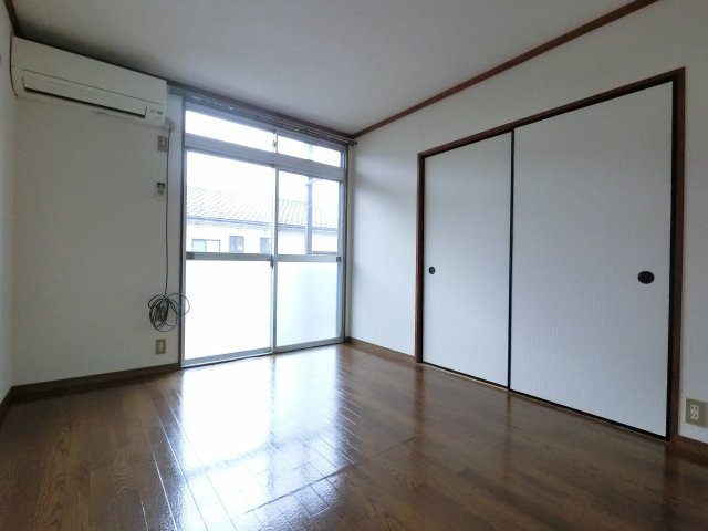 【寝室】