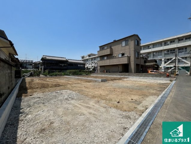 ●大和高田市蔵之宮町　新築一戸建ての前面道路含む現地写真|周辺は閑静な住宅街です。前面道路もしっかりと有りますので車の出し入れも安心ですよ！