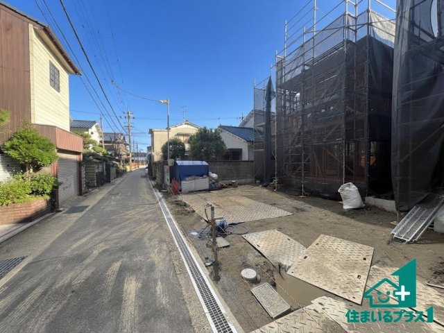 ●大和高田市蔵之宮町　新築一戸建ての前面道路含む現地写真|周辺は閑静な住宅街です。前面道路もしっかりと有りますので車の出し入れも安心ですよ！