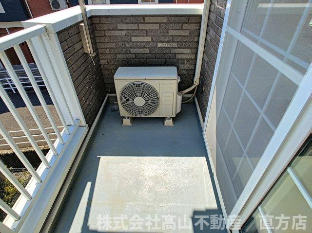 直方市大字頓野のアパートのバルコニー