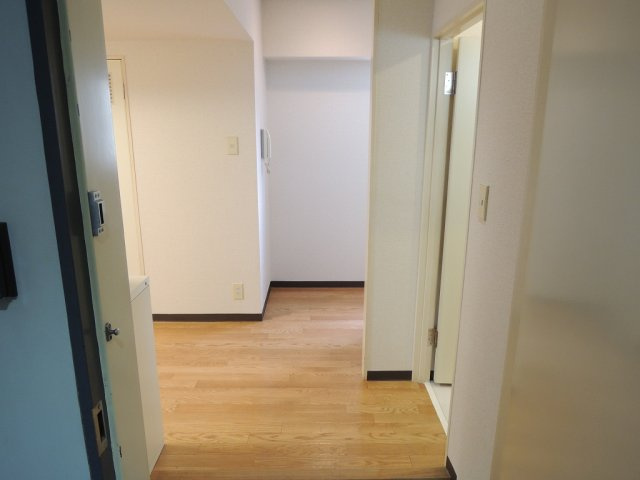 オリーブ白山の玄関