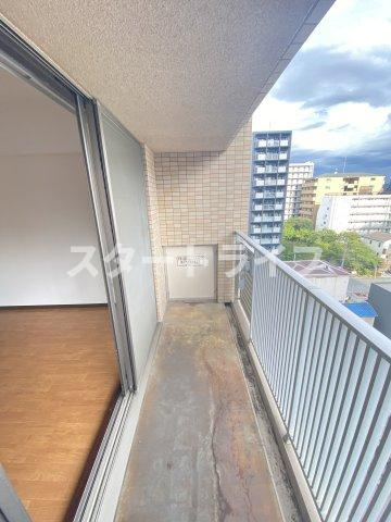 大阪市東淀川区東中島２丁目の賃貸マンションのバルコニー
