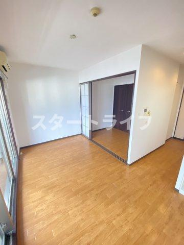 大阪市東淀川区東中島２丁目の賃貸マンションの居間・リビング