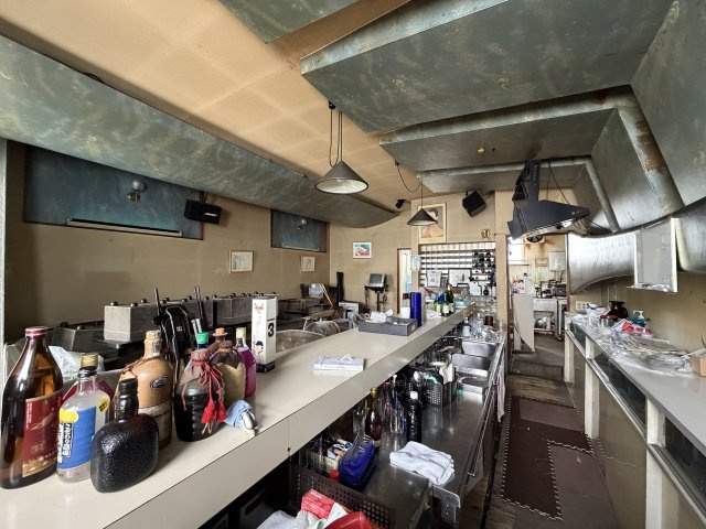 早出町連棟式貸店舗の内装
