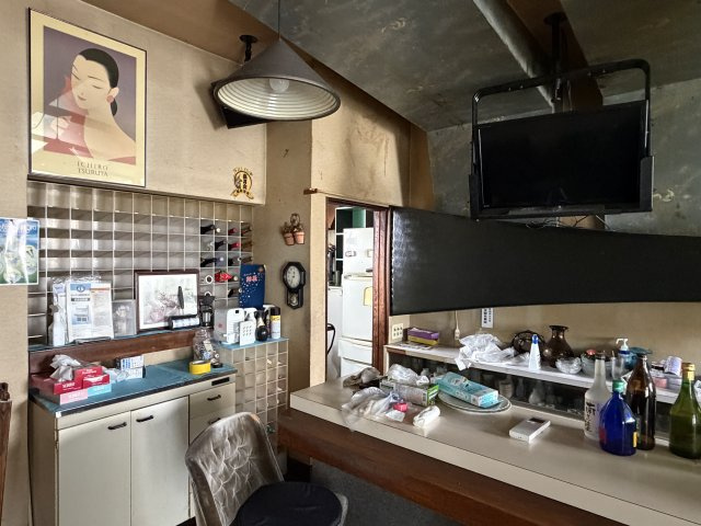 早出町連棟式貸店舗の内装