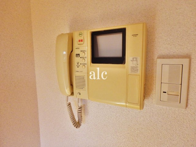 トーシンフェニックス上北沢ツインコートのその他|モニター付きインターホンです