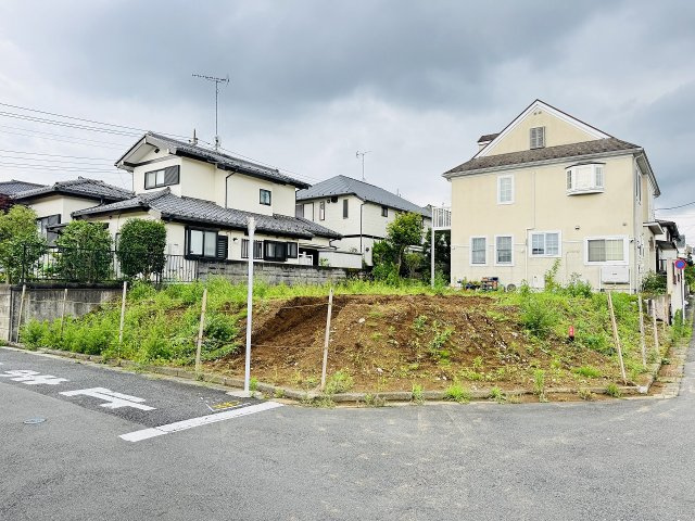 八王子市　めじろ台　新築一戸建ての駐車場|～並列4台駐車可能カースペース～