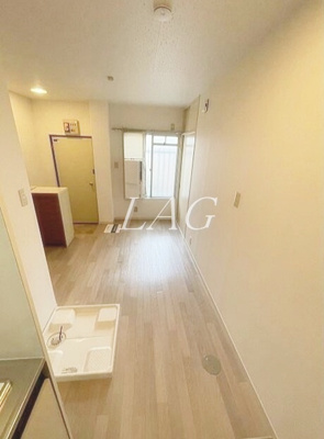 【居間・リビング】 | メゾンムラコシ１号館 | 洋室のお部屋です。