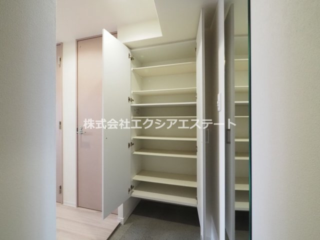 コンフォリア・リヴ天王寺寺田町ソルテラスの収納