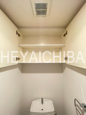 ガリシア錦糸町ステーションフロントのトイレ|上部収納