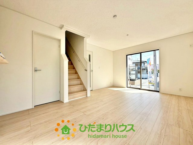 蓮田市緑町第4　新築一戸建て　クレイドルガーデンの居間・リビング