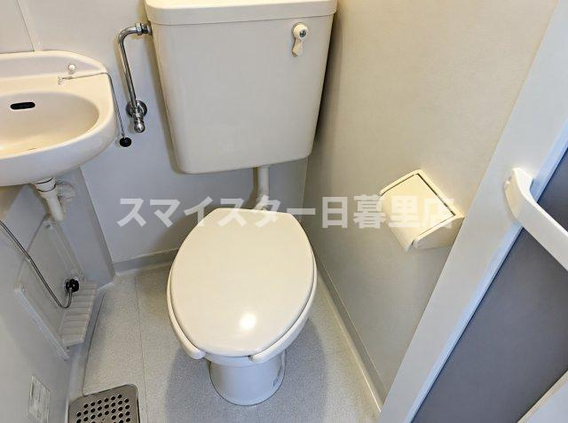 江戸川区鹿骨２丁目のアパートのトイレ