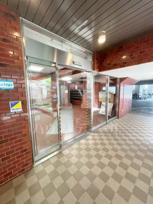 【エントランス】 | わらびサンハイツ | 建物の内部です