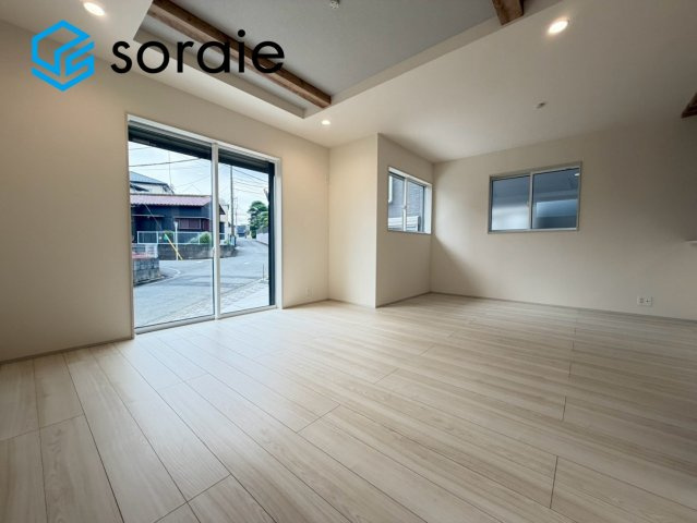 川越市小仙波町2丁目　全1棟　新築戸建　の居間・リビング|7月24日撮影