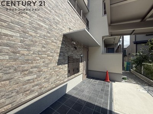 フジパレス西宮甲東園１番館のエントランス