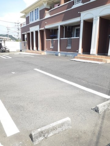 【駐車場】