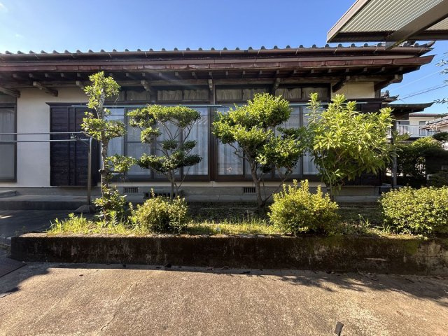 【庭】 | 大黒町3丁目売家 | 緑豊かなお庭スペース！日当たり良好でガーデニングも楽しめます。