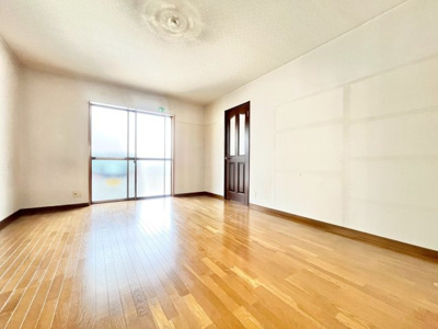 【内装】 | 豊中市上津島2丁目中古戸建 | サイトに掲載されていない箇所の写真、撮影してお届けさせて頂きます！気になる物件で、見たい部分の画像が無い場合は、弊社スタッフまでご連絡下さいませ。お客様の気になる箇所を、カメラにて撮影して参ります！