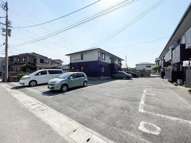 コートルミエール　Ａ棟の駐車場