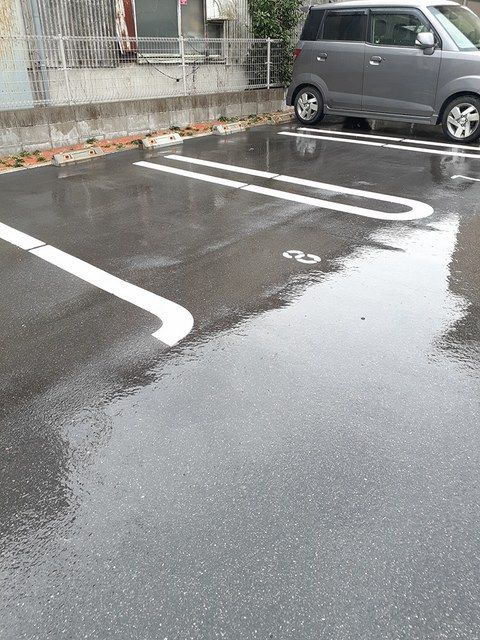 アール．エス．ホシザキ　Ⅱの駐車場|駐車場に車を止められます